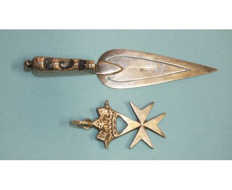 A silver trowel-shaped bookmark with hardstone-set handle, 85mm, Birmingham 1894 and a silver-crowned Maltese cross pendant, 