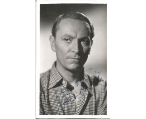 William Hartnell Dr Who very rare signed 6 x 4 inch b w portrait photo in middle age head and shoulders pose. Signed in Blue 