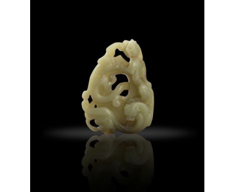 A YELLOW JADE PENDANT WITH THREE CHILONG DRAGONS  清代 黃玉螭龍紋鷄心珮  China, Qing dynasty  H: 7.1cm