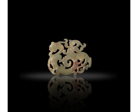 A CELADON AND RUSSET DOUBLE 'CHILONG' JADE PENDANT  戰國 玉龍形珮  Warring States period (475-221 BC)  L: 5.4cm