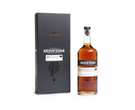 AUCHENTOSHAN 1979 AGED OVER 32 YEARSActive. Dalmuir, Dumbartonshire.Distilled 22nd October 1979 and matured in first fill Olo