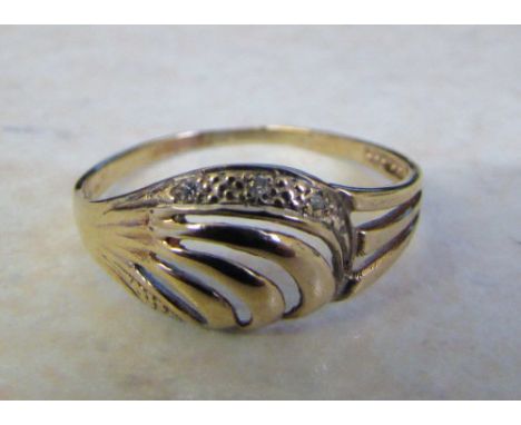 9ct gold ring with diamond chips size Q/R (total weight 1.3g)