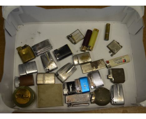 Vintage lighters including Ronson