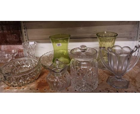 SHELF WITH GLASSES, GLASS BISCUIT BARREL, BOWLS &amp; A CARTON WITH VARIOUS DRINKING GLASSES