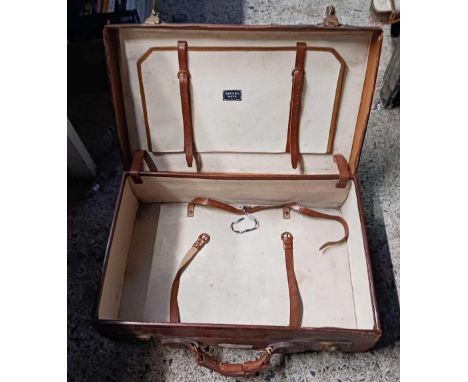 VINTAGE LEATHER TRUNK