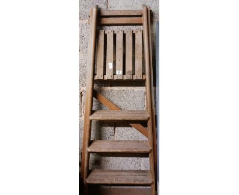 VINTAGE WOODEN 3 STEP,  STEP LADDER, DECORATIVE PURPOSE USE ONLY