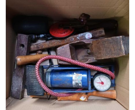 CARTON WITH VINTAGE TOOLS &amp; A FOOT AIR PUMP