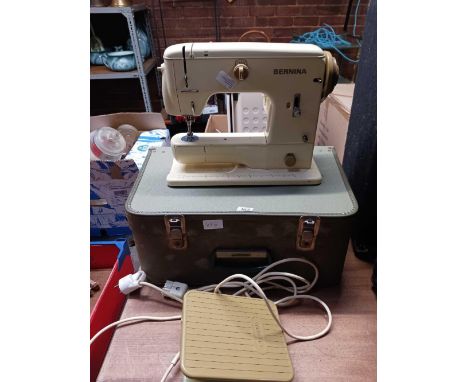 VINTAGE BERNINA ELECTRIC SEWING MACHINE IN CASE, ALSO WITH CARTON OF MISC COTTONS &amp; REELS
