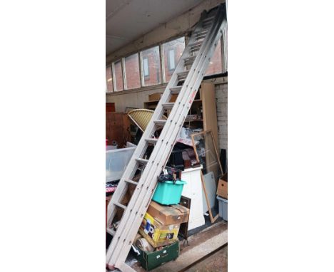 TRIPLE 13 STEP X 3 SECTION ALLOY INDUSTRIAL LADDER WITH BALANCE BAR