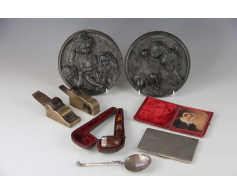 A selection of objects of virtue, to include; a silver cigarette case, Birmingham 1937, a silver spoon, probably 18th century