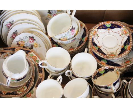 A Duchess bone china Mossleigh pattern part tea service, along with a quantity of Imari pattern tea wares (Qty) 