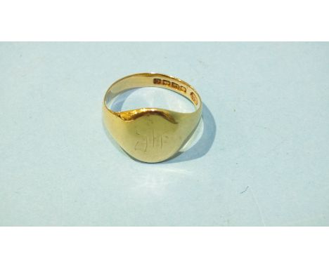 An 18ct gold signet ring, size Q, 5.7g.