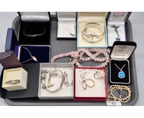 Tray of silver jewellery; hammered silver bangle and matching pendant, 925 silver Rennie Mackintosh inspired brooch, bangles 