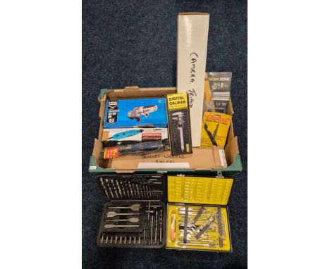 A Crate of electrical tools &amp; other items; Macallister grinder, Neilsen 130 watt mini drill, boxed tool bit set, camera t