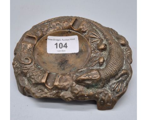 Scottish Bronze lizard design ash tray/ pin dish.made in scotland.[13x12cm widest points] 