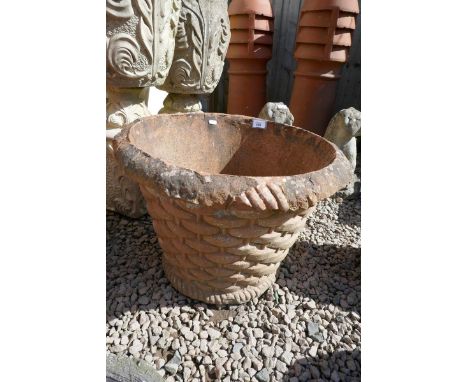 Large terracotta lattice circular planter&nbsp; 