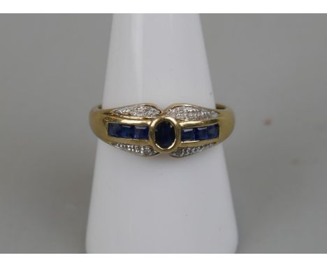 Gold sapphire and diamond ring - Approx. size: P 