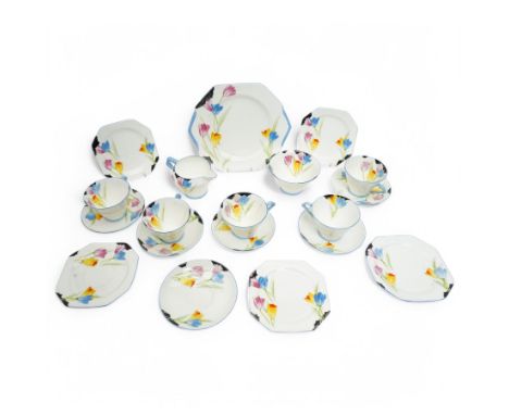 Paragon Art Deco Tulip pattern tea wares, c.1930, comprising five teacups, six saucers, five cake plates, milk jug, sugar bas