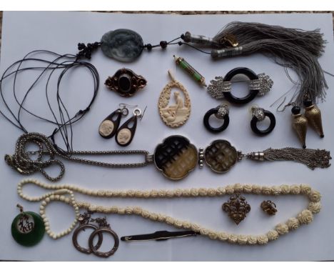 Twentieth Century costume jewellery to include an Oriental yellow metal and jade circular pendant with Hanzi design, an early