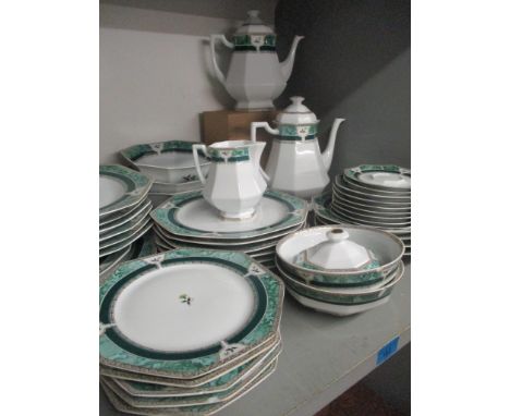 A Limoges Hadrien part tea/dinner service 