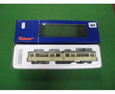 Roco #63090 2-Car Street Tram, Duwag, Berlin livery, HO Scale. Boxed. 