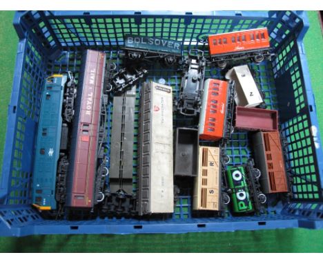 A Hornby "00" Gauge Class 29 Diesel Electric Locomotive, r/no 6124, B.R blue, thirteen rolling wagons, vans, coaches by hornb