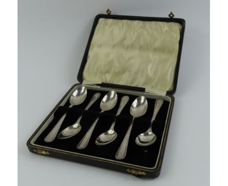 Cased set of silver teaspoons, and further silver and plated flatware (4oz)
