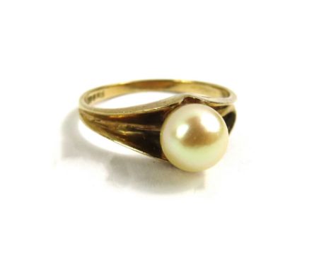 A 9ct gold pearl single stone ring, finger size M 1/2, 2.2g gross (the pearl untested and unwarranted)