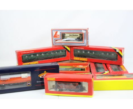 11 Boxed OO gauge items of rolling stock to include 6 x Hornby, Wrenn, Bachmann, 2 x Triang/Hornby and Lima, items vg, some b