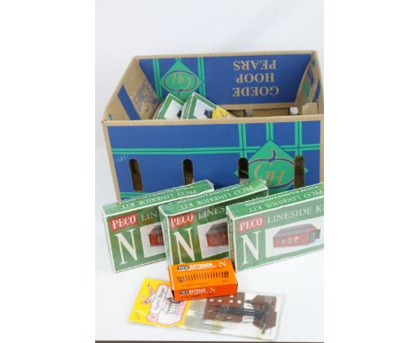 11 Boxed &amp; unopened items of N gauge model railway accessories to include 5 x boxed Peco Lineside Kit Engine Shed NB5, 5 