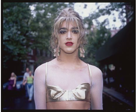 Goldin, Nan -- Jimmy Paulette after the Parade, New York Cibachrome Print. 1991 / Abzug 1996. 50,8 x 61 cm. Verso signiert "N