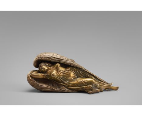Fuchs, Ernst -- Schlafender EngelBronze mit goldbrauner Patina. 2013.Ca. 18 x 45 x 13 cm.Verso auf der Wade des linken Beines