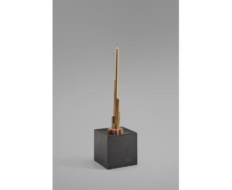 Beöthy, Etienne -- "Aranysor"Bronze mit goldener und kupferfarbener Patina, auf schwarz emaillierten Blechsockel montiert. 19