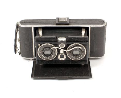 An Uncommon Lumiere Sterelux Stereo Camera. (condition 4/5F). Original model, circa mid 1930s with Spector 80mm f4.5 lenses. 