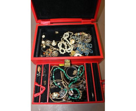 A BOX OF COSTUME JEWELLERY ETC. TO INCLUDE A HALLMARKED SILVER NAPKIN RING, GOLD PLATED BANGLES ETC.