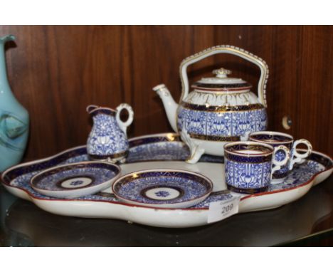 A VINTAGE ROYAL WORCESTER BLUE AND WHITE TEA SERVER SET 