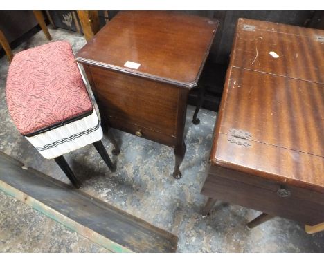 THREE ASSORTED VINTAGE SEWING BOXES