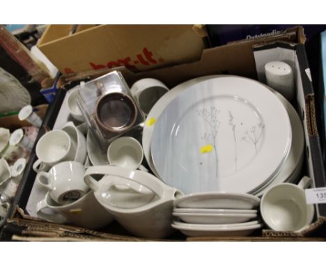 A TRAY OF CHINA TO INCLUDE MIDWINTER, ROYAL DOULTON ETC.