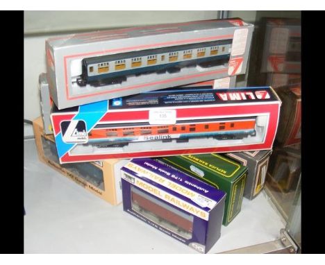 Selection of boxed Lima and other carriages, wagons 