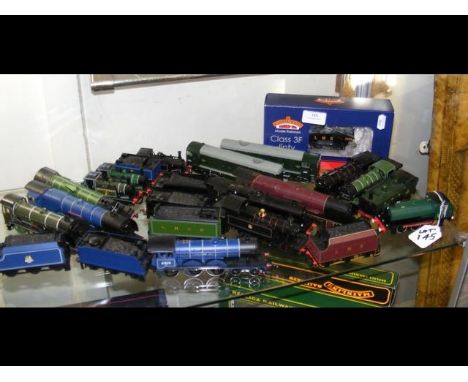 A boxed Bachmann 'Jinty', together with unboxed locomotives and tenders 