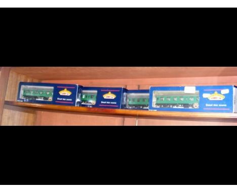 Four boxed Bachmann carriages 