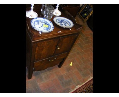 Georgian mahogany commode 