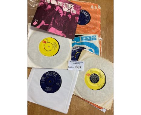 Records - Rolling Stones 25 x 7" singles many in company sleeves, odd picture sleeve - nice lot.