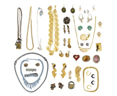 20th Century A mixed lot of costume jewellery To include a Trefari enamel and gilt metal snail brooch 