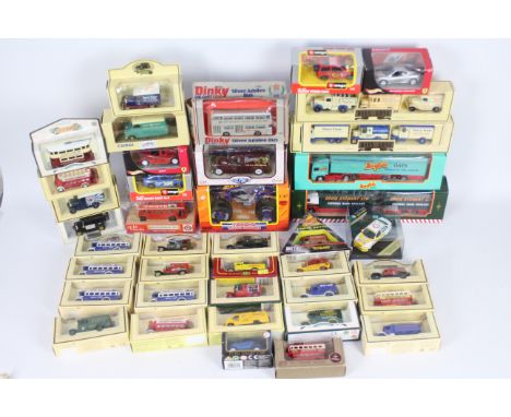 Lledo, Corgi, Dinky Toys, Hot Wheels, Other - A boxed collection of diecast and plastic model vehicles in various scales pred