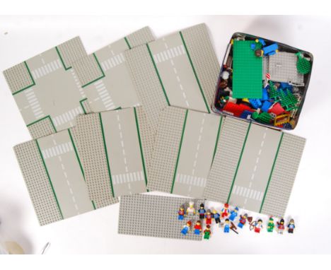 A small collection of assorted vintage loose Lego - comprising of a small tin (approx; 1.5kg), a selection of approx 15x vint