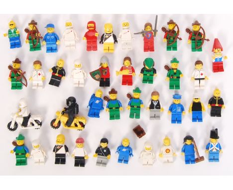 A good collection of 39x original vintage 1980's Lego Legoland minifigures - many with accessories - to include: Pirates, Kni