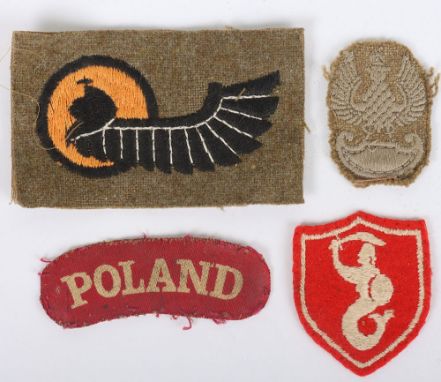 WW2 Free Polish Forces Cloth Insignia, consisting of embroidered 1st Polish Armoured division formation sign, embroidered Pol