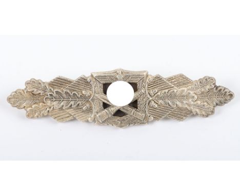 WW2 German Army / Waffen-SS Close Combat Clasp in Silver by Friedrich Linden Ludenscheid, good example of a silver grade comb