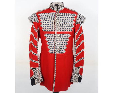 EIIR Welsh Guards Musicians Tunic, scarlet cloth dress tunic with musicians decoration to the body of the tunic and winged ep